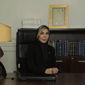 بهترین وکیل تغییر شناسنامه: بهاره اتش پیکر
